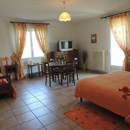 Chambres D'Hotes Les Epinettes Beauvoir  Exterior foto