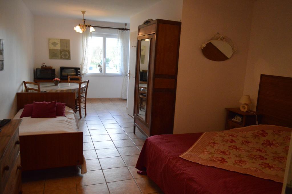 Chambres D'Hotes Les Epinettes Beauvoir  Zimmer foto